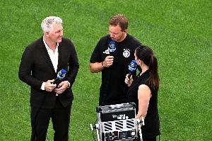 频繁换装纳格尔斯曼对阵库拉索三套服装造型
