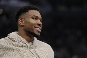 MVP巨星！字母哥换队轰动一时 热火首发4全明星仍不是争冠大热？